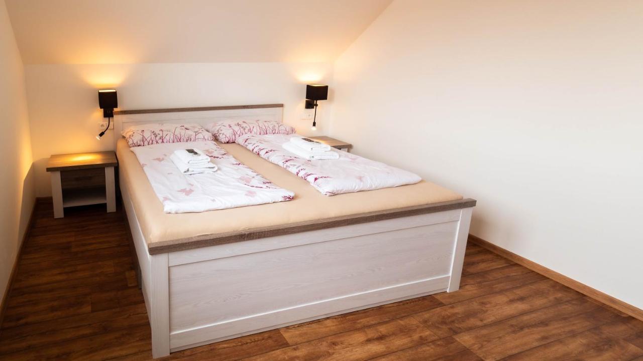 Apartmany Habanska, Cely Dum Pouzdrany Εξωτερικό φωτογραφία